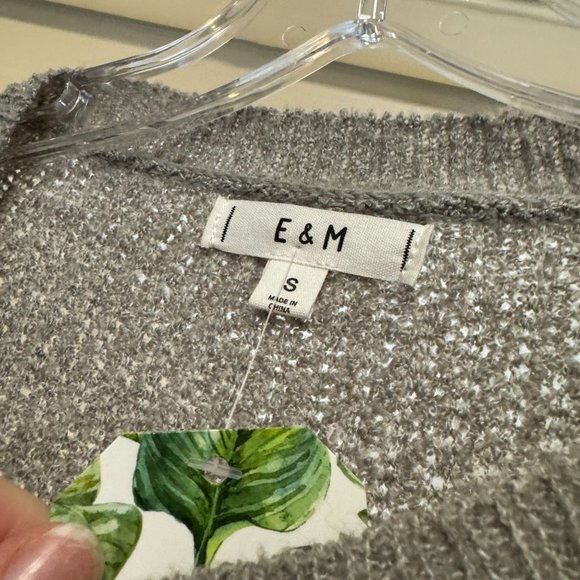 Colorblock Sweater - Picture 6 of 6